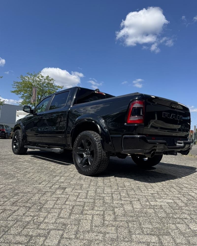 Zwarte Dodge RAM pick-up na volledige detailing door Detailing by DBZ